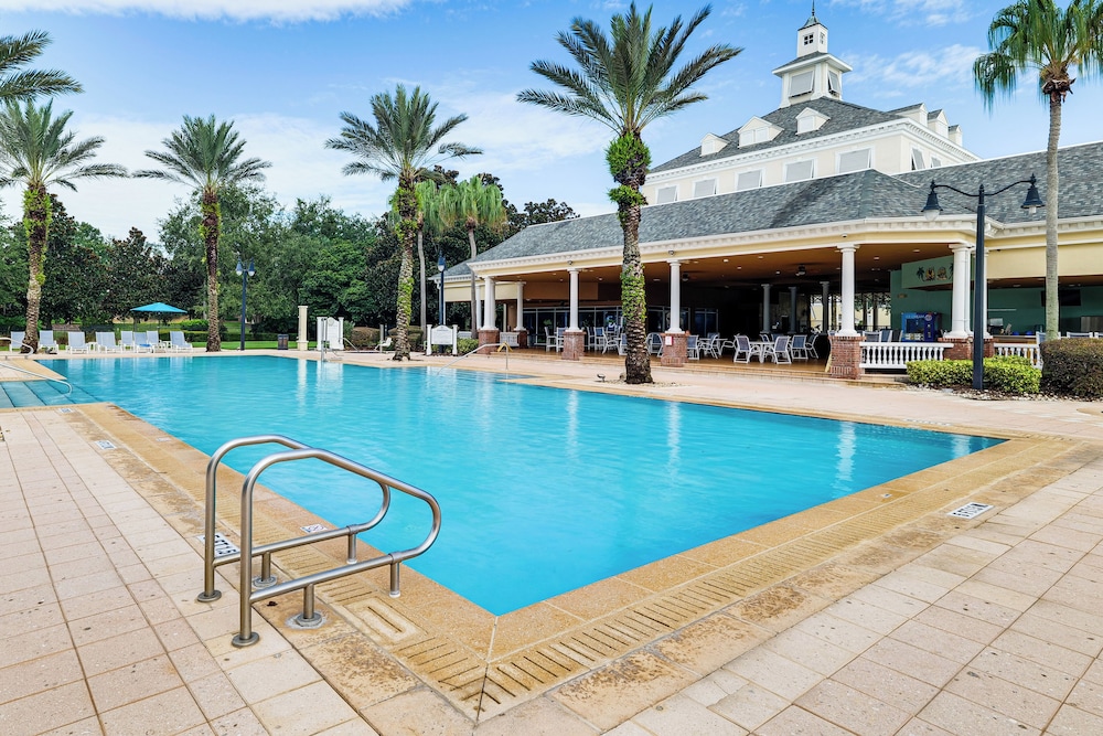 8 Mi to Disney: Pet-friendly Apt w/ Resort Perks