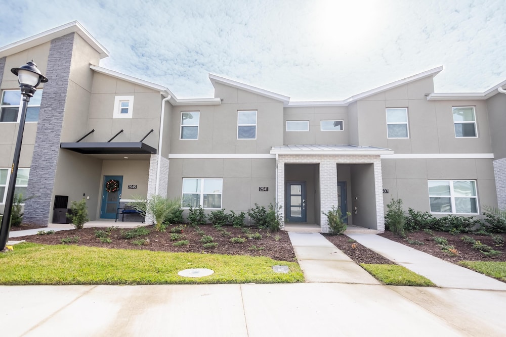 2541 RT Ultimate Family Adventure 4 Beds