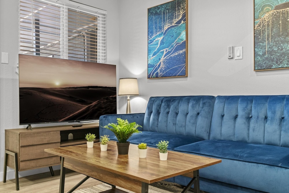 Stylish Studio Downtown Evonify - Property Image 26