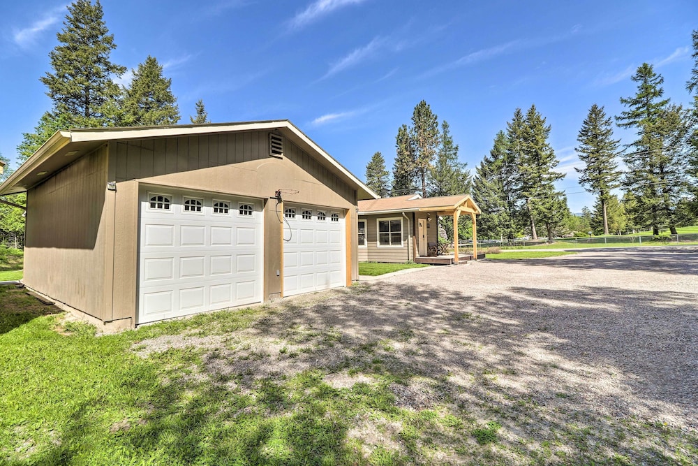 Columbia Falls Private Retreat: Pool Table & Deck! view 3
