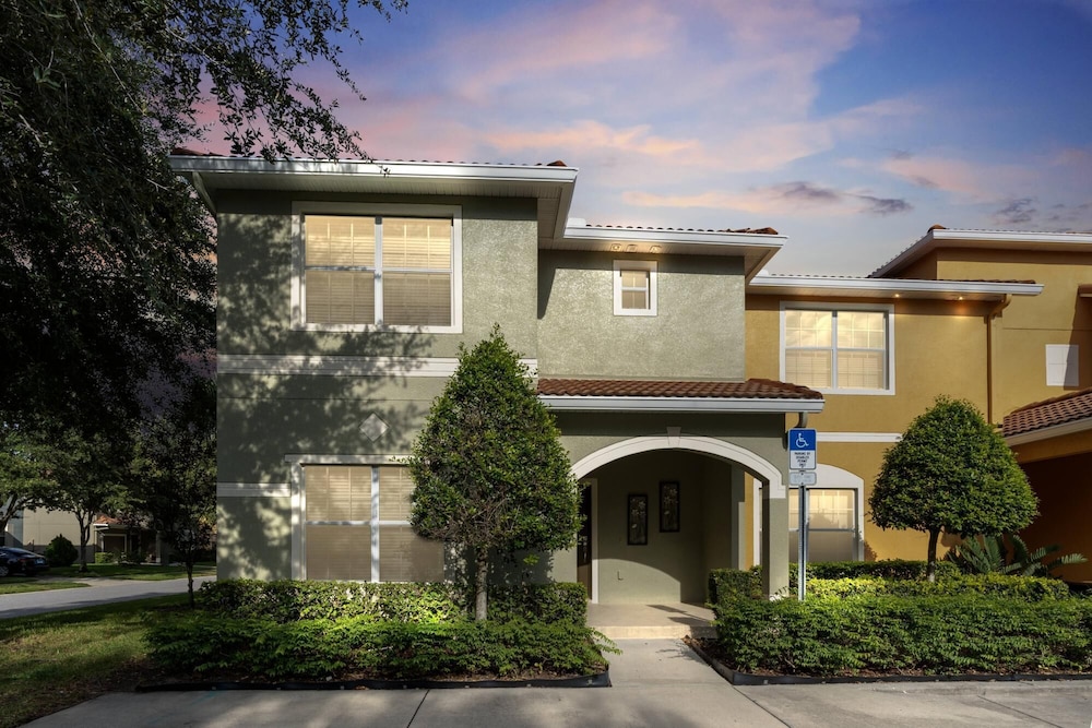 Amazing 5 Bedrooms and 04ba 6 Miles From Disney view 2