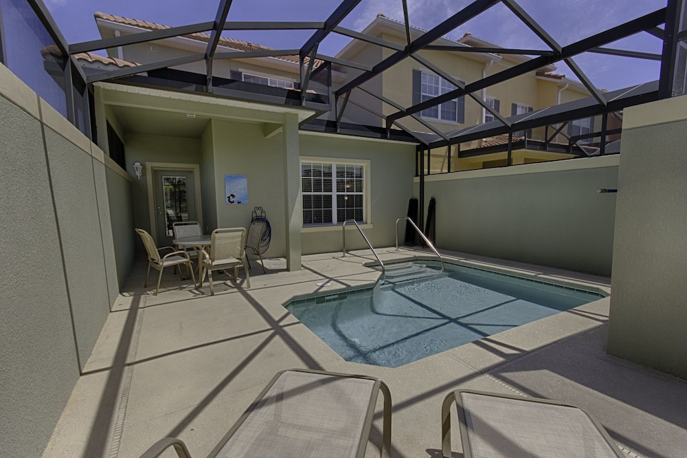 7BR Pool Home Emerald Island by SHV-8409