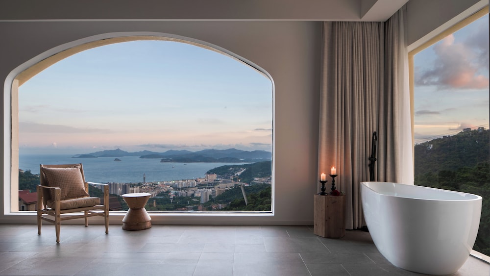 Miyue Shenzhen Tianlu Secret Wild Wizard Holiday Hotel