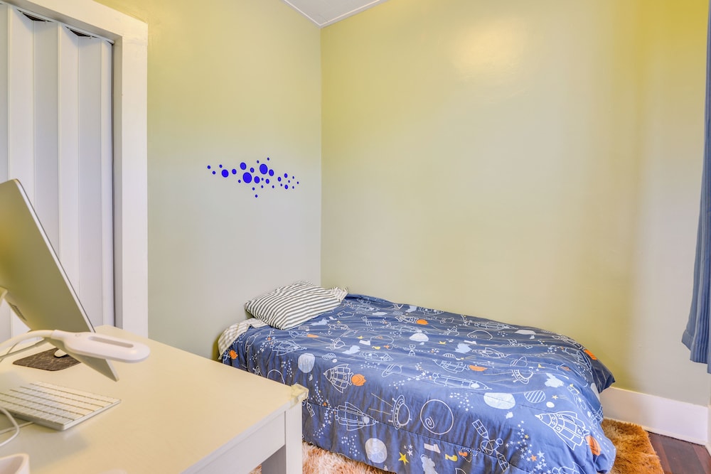 Central Location! Winter Retreat in Sackets Harbor