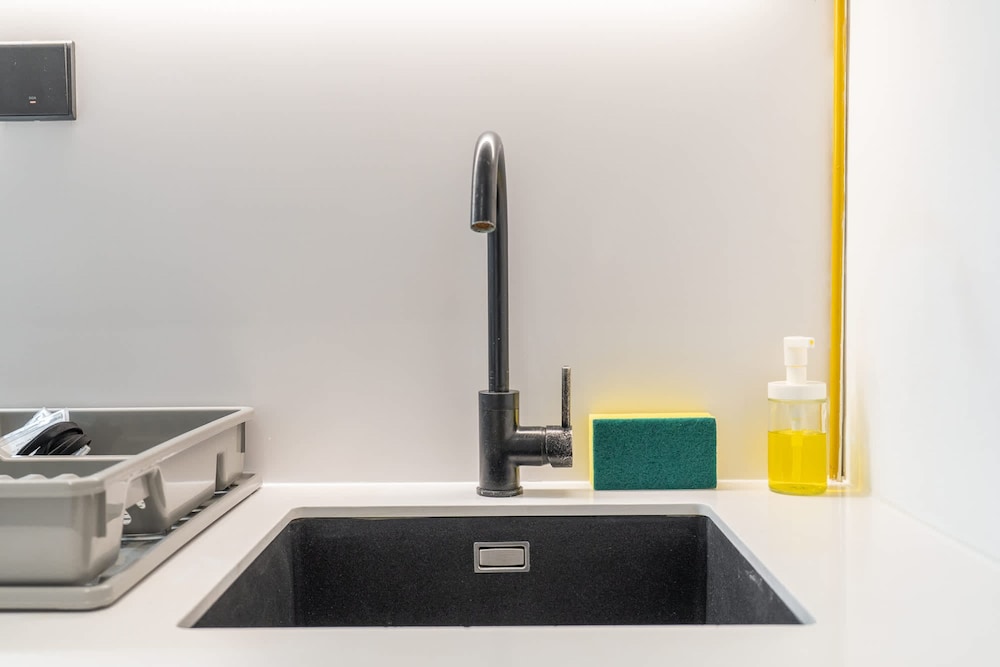 Spacious and Stunning Studio in The Heart of JVC