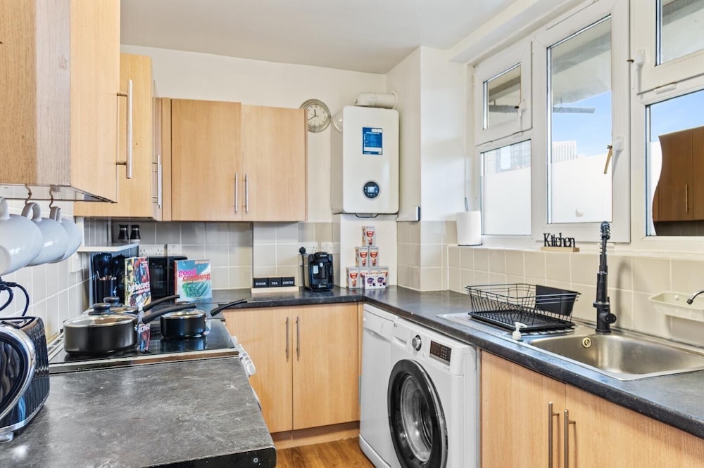 Apartment - Sleeps 4 - Business or City Breaks