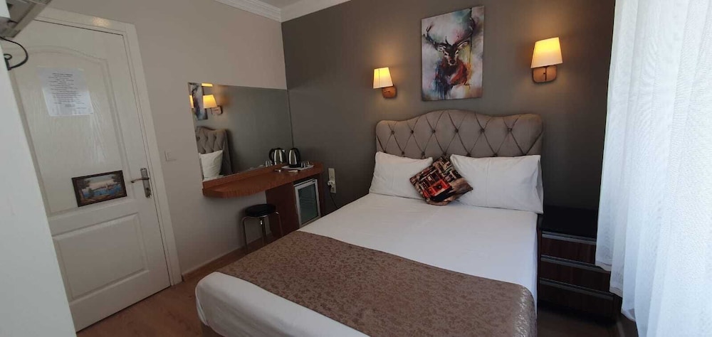 TAKSİM LİFE HOUSE