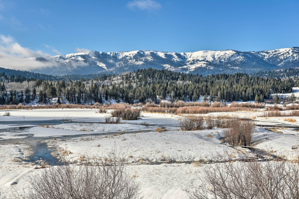 Alpine Adventures: Cozy Log Cabin w/ Deck & Views! view 2