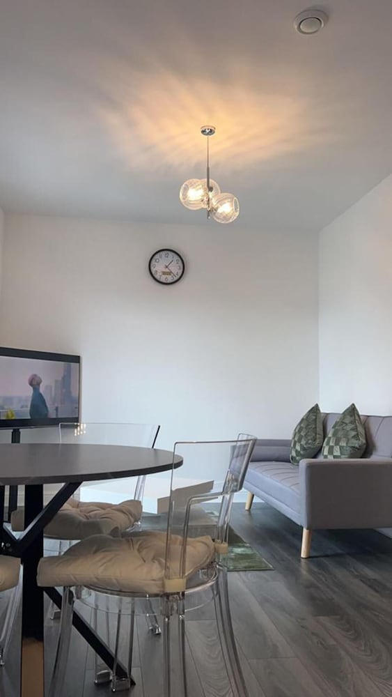 Beautiful 1-bed Apartment in Tipton, photo 20