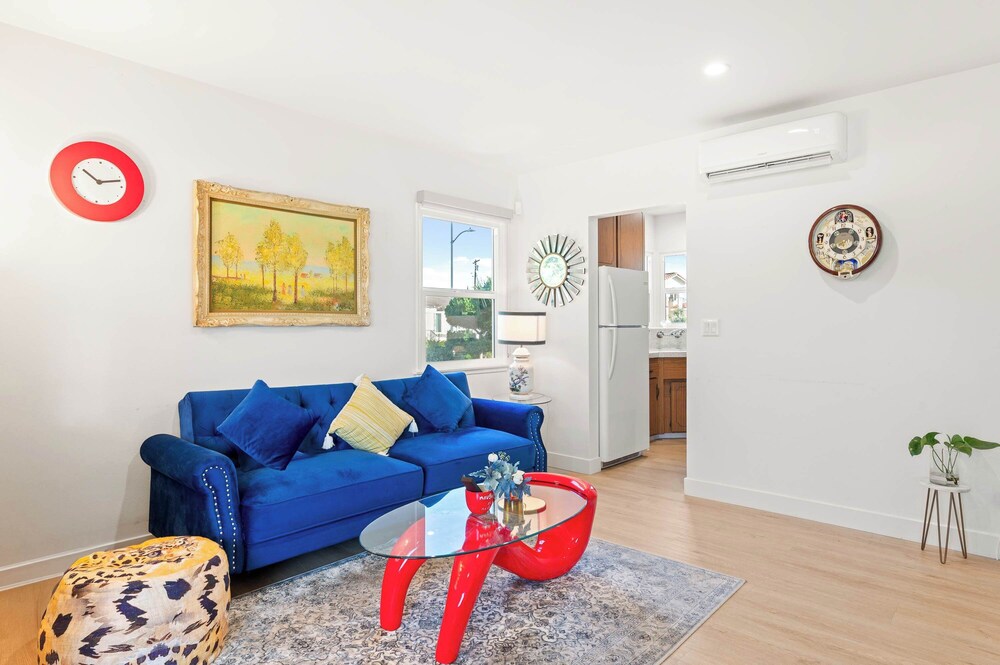 Cozy & Stylish Home Spacious, Fully Equipped Stay