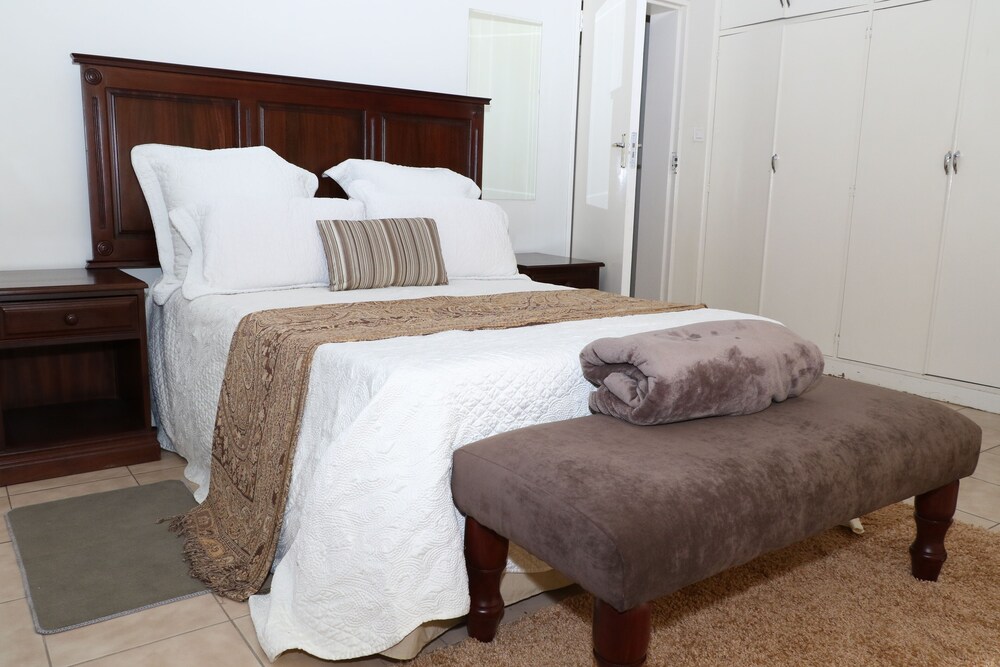 Eastlea 3-Bedroom Apartment view 4
