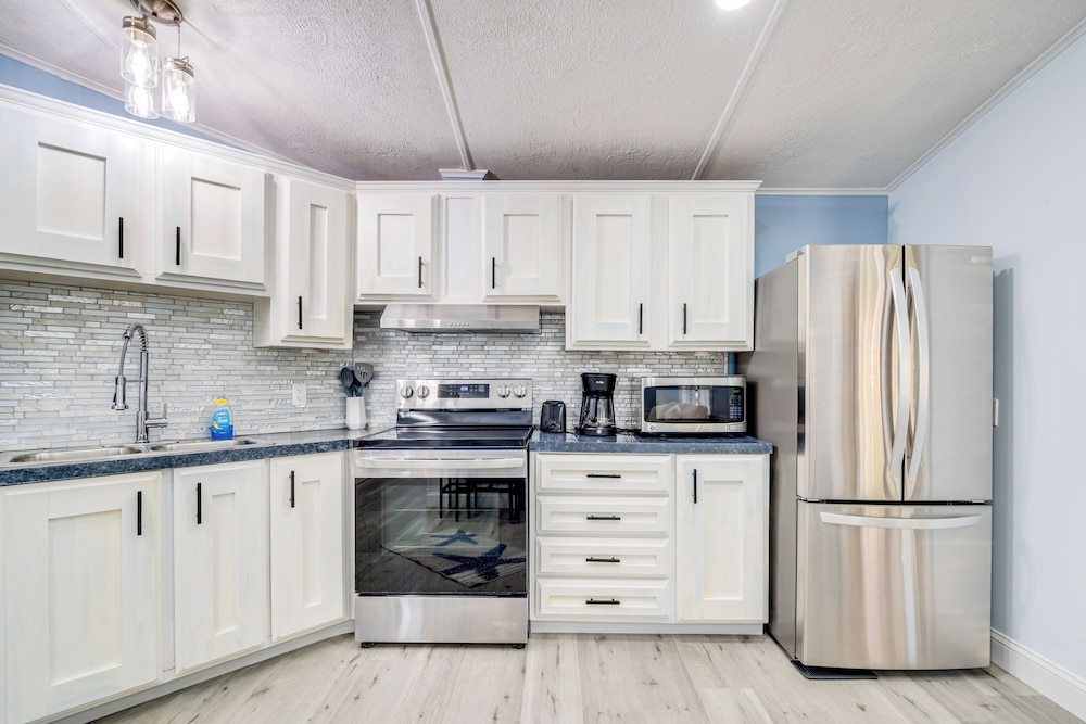 Golf & Pool Access: Home w/ Yard in Lady Lake