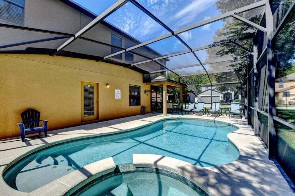Spacious 6br Villa W/ Private Pool near Disney 6 Bedroom Villa