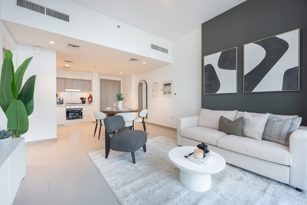 Modern Aesthetic 1-bedroom Apartment in Dubai Hills