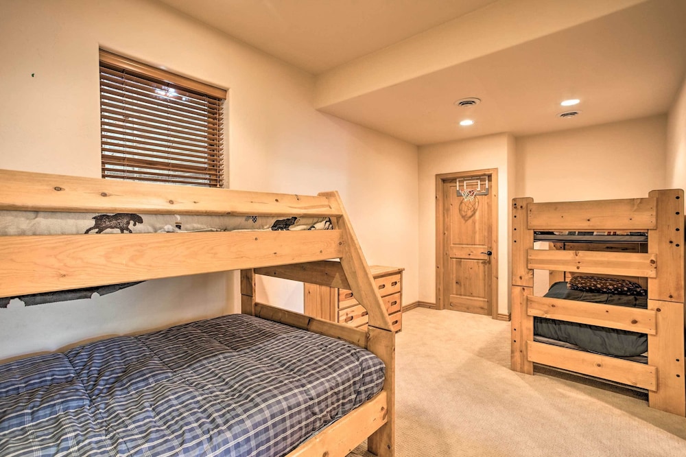 Dreamy Mtn Retreat w/ Hot Tub: 3 Mi to Ski Resorts view 5