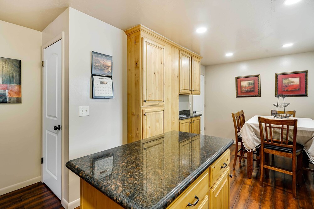 Updated Ranch Apartment w/ Deck - 9 Mi to Downtown - Property Image 12