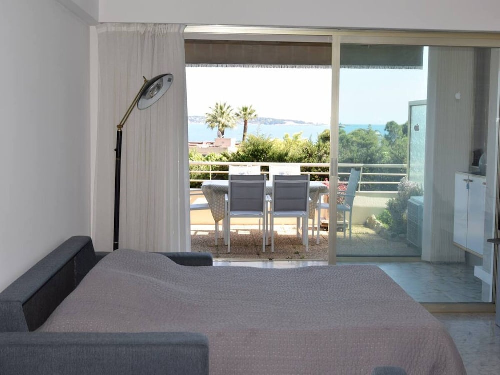 Apartment in Golfe Juan With Sea View