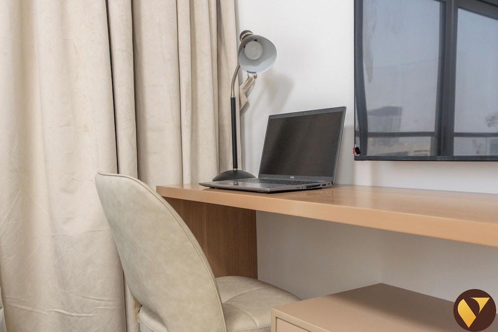 Luxury Stay in JLT Near Metro & JBR