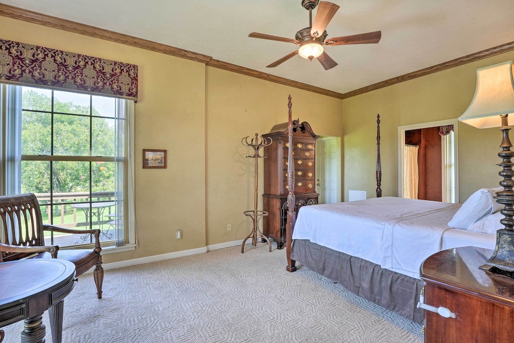 'angler's Ridge' Waterfront Family Getaway! view 4