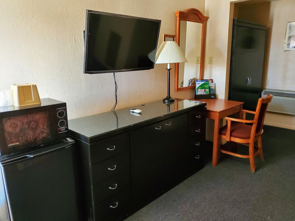 Grants Vacations - Sands Motel - Property Image 1