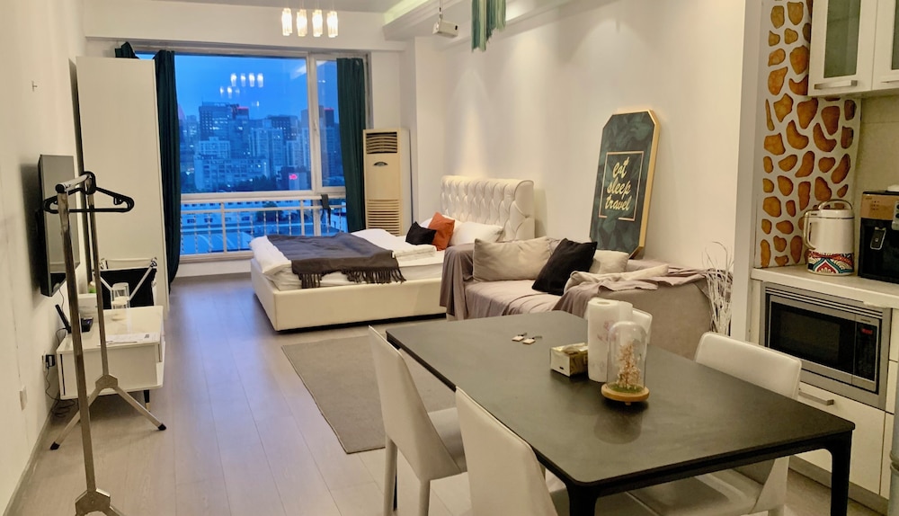 Beijing Furnished Apt with Queen bed