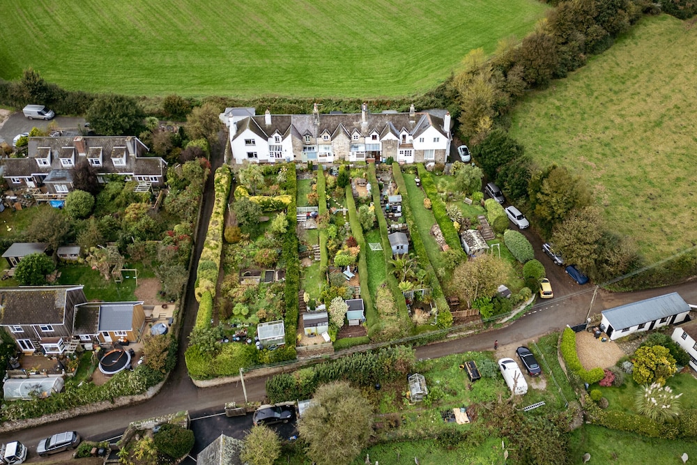 Pear Tree Cottage in South Milton