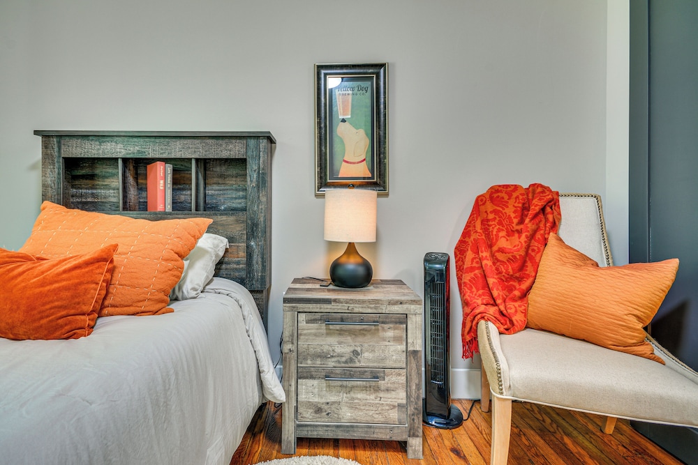 Cozy Cottage: Nature-filled Winston-salem Retreat!