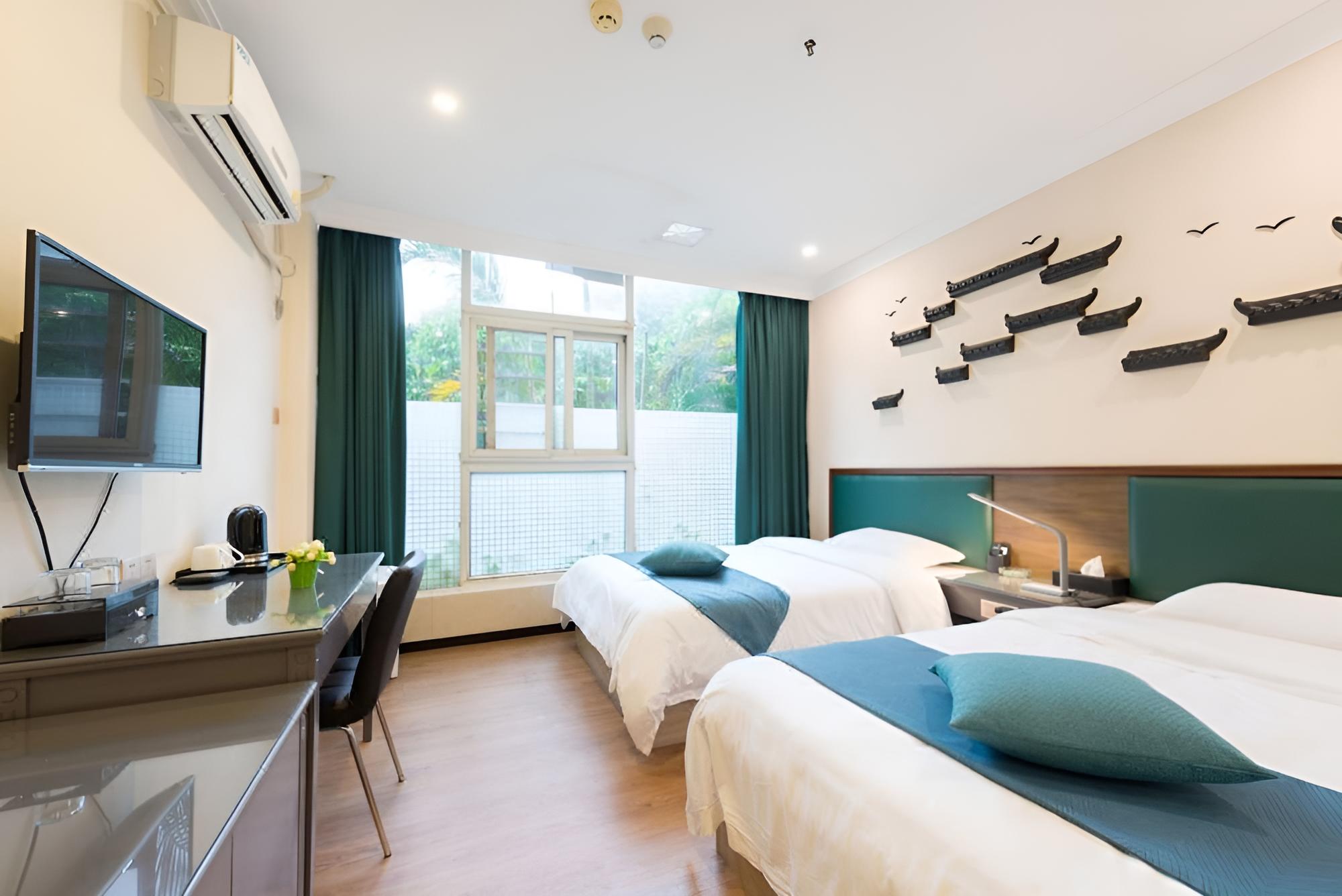 Huiyin Fashion Hotel