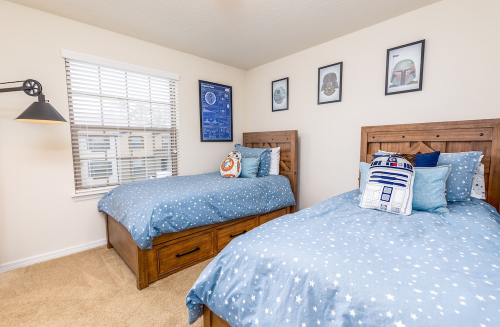 Amazing New TownHome with Pvt Pool and Access to Clubhouse Close to Disney by RedAwning - Image 5