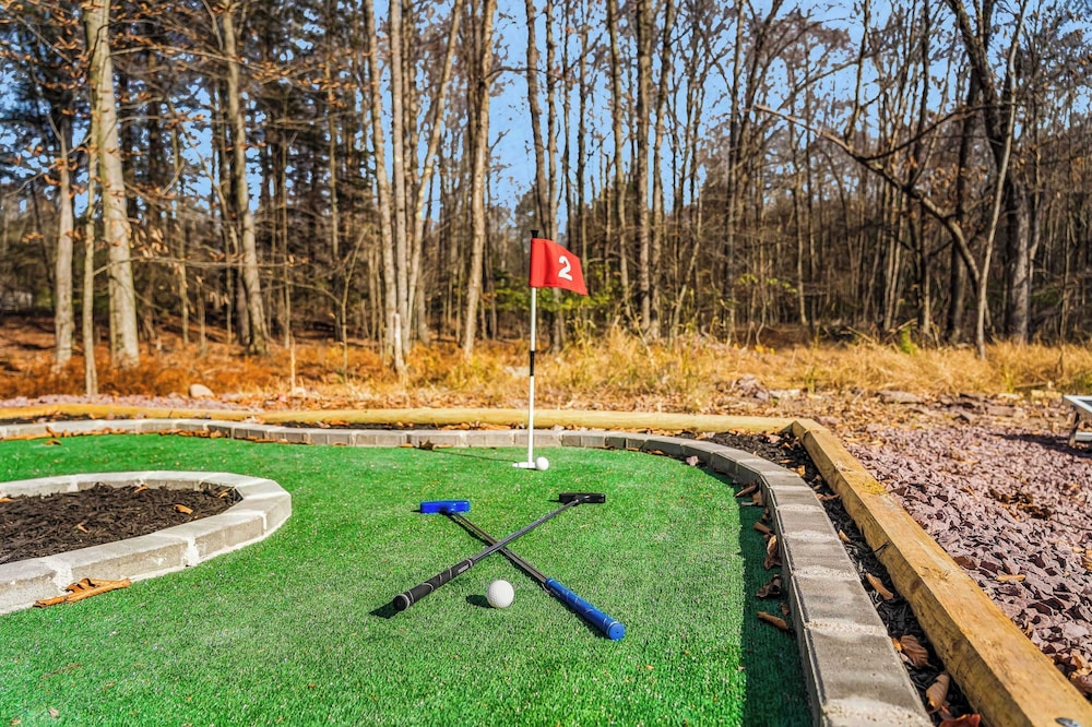 Grand Timber by Avantstay Indoor Pool, Sports Court, Game Room, & More!