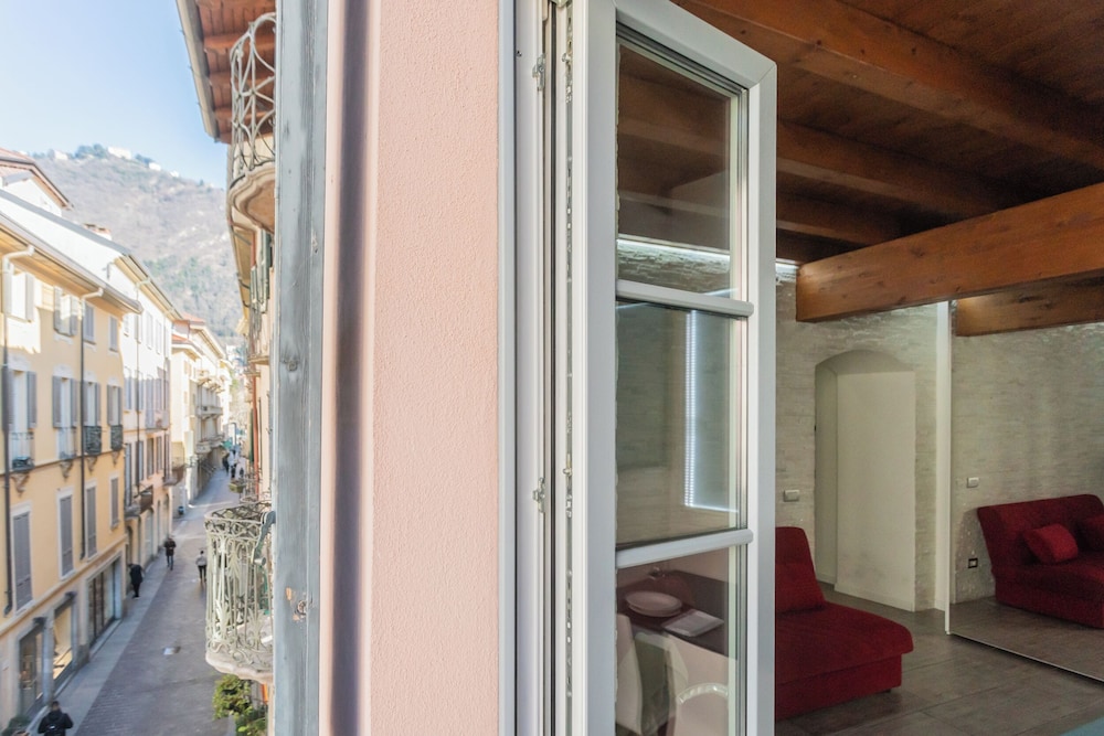 Domus in Como by Rent all Como