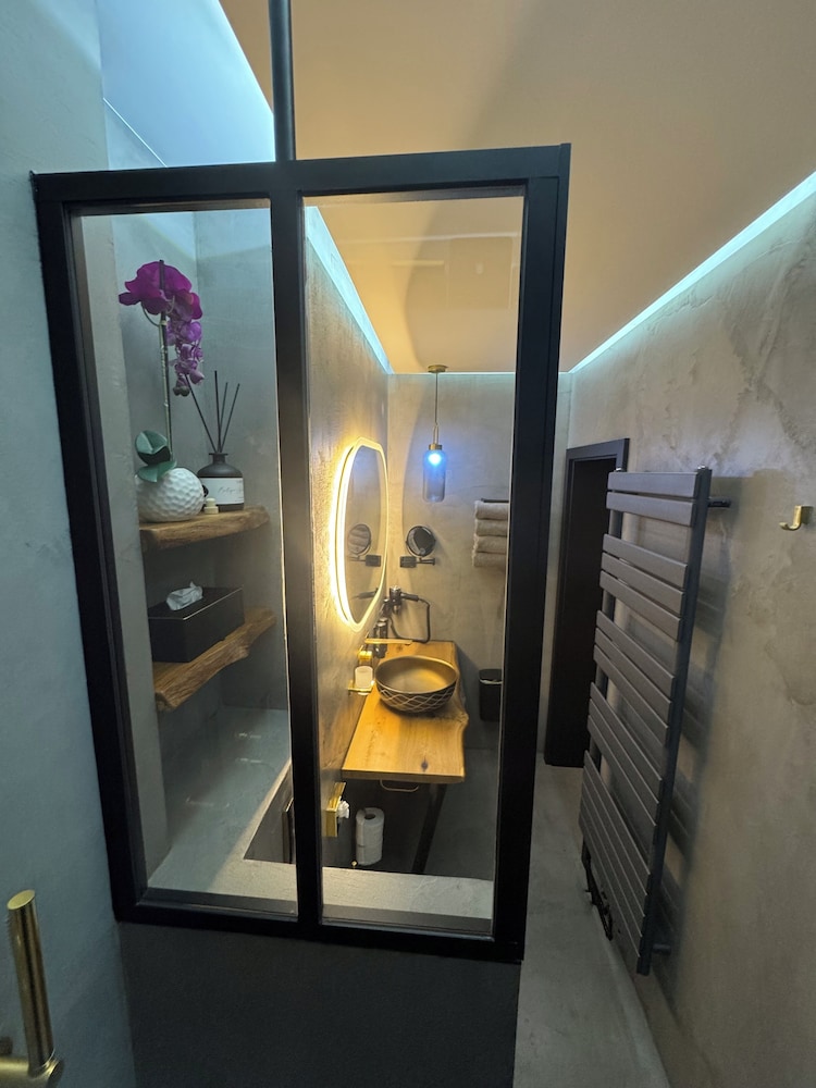 Boutique Apartments by Roy GmbH