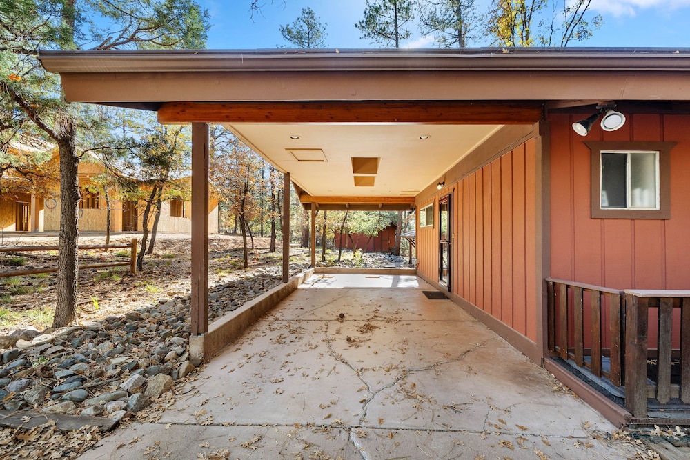 Ponderosa Hideaway 4-br Cabin Mtn View Trails Brbq
