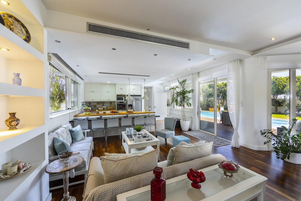 Larnaca Villa Marisol view 3