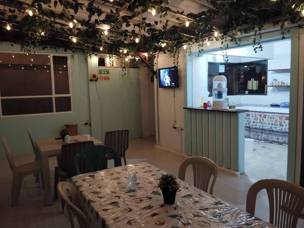 Room-serene Oasis in Pasto Cozy Guest Ro
