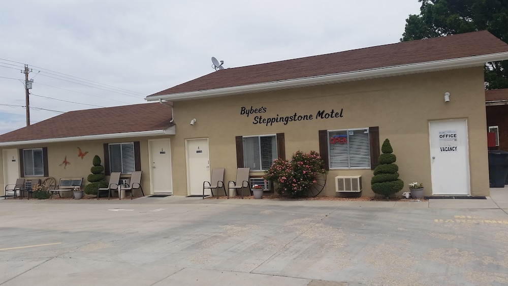 Bybee's Steppingstone Motel