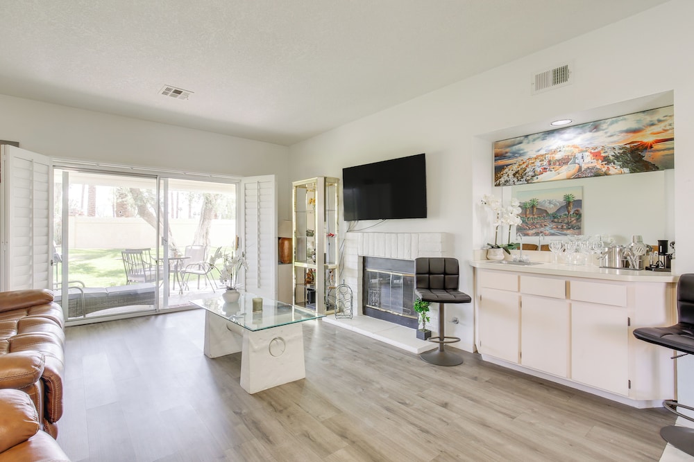 Steps to Community Pool & Spa: Palm Desert Condo!