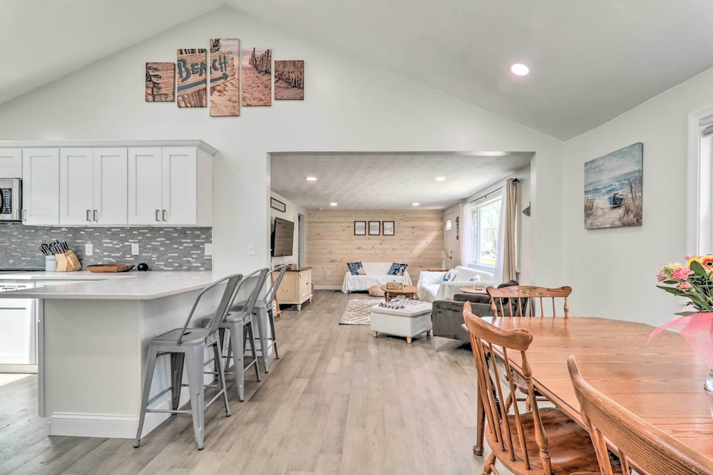 Bike to Beach: Centerville Home w/ Deck!
