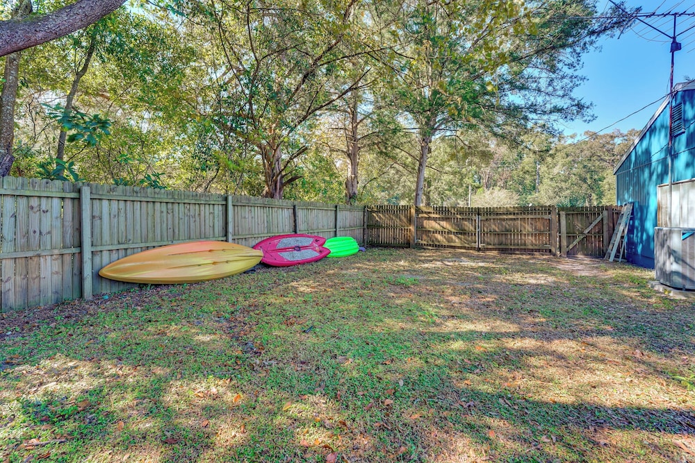 Kayak, Snorkel & More: Quiet Home in High Springs!