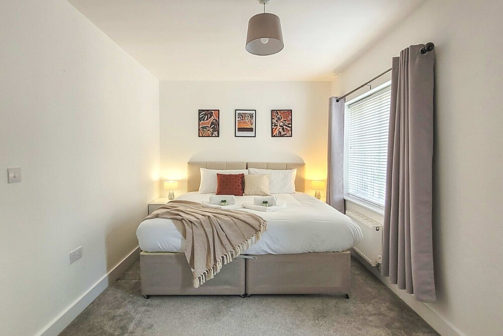 Last Minute Deals 4BR House of Four Chimneys
