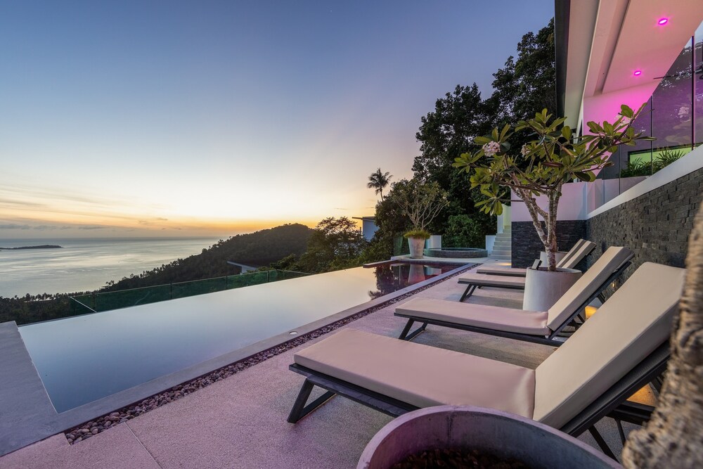 SOMA 4 Bedrooms SEAVIEW Pool Villa