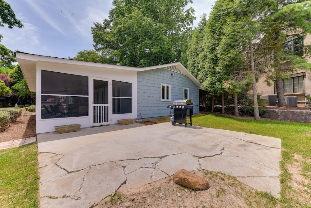 'island Point Cottage' on Lake Norman With Porch! view 4