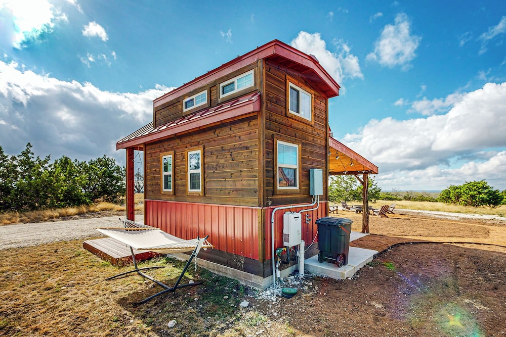 Charming Studio Cabin on the Ranch