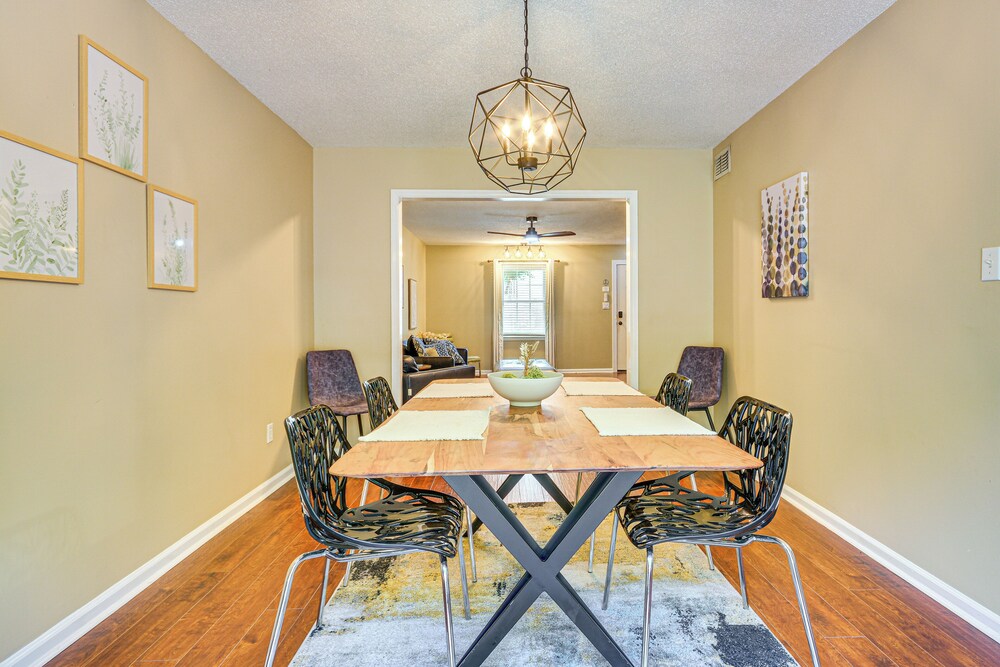 2 Mi to High Point University: Townhome w/ Patio