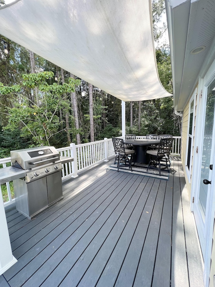 Island Oaks RV Resort