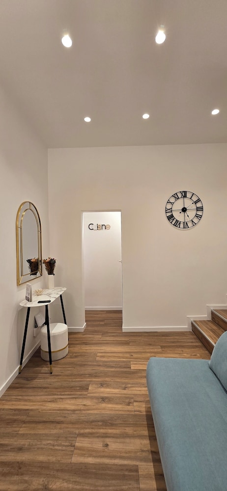 Rooms And Comfort Apartment