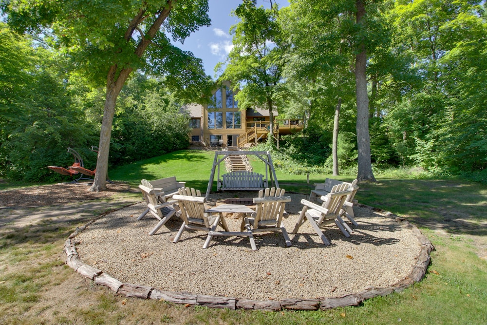 Lakefront Brainerd Cabin w/ Fireplace! view 2