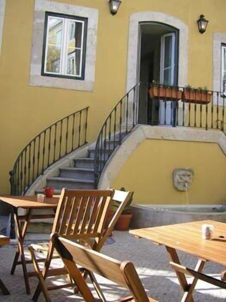 Oasis Backpackers' Mansion Lisboa