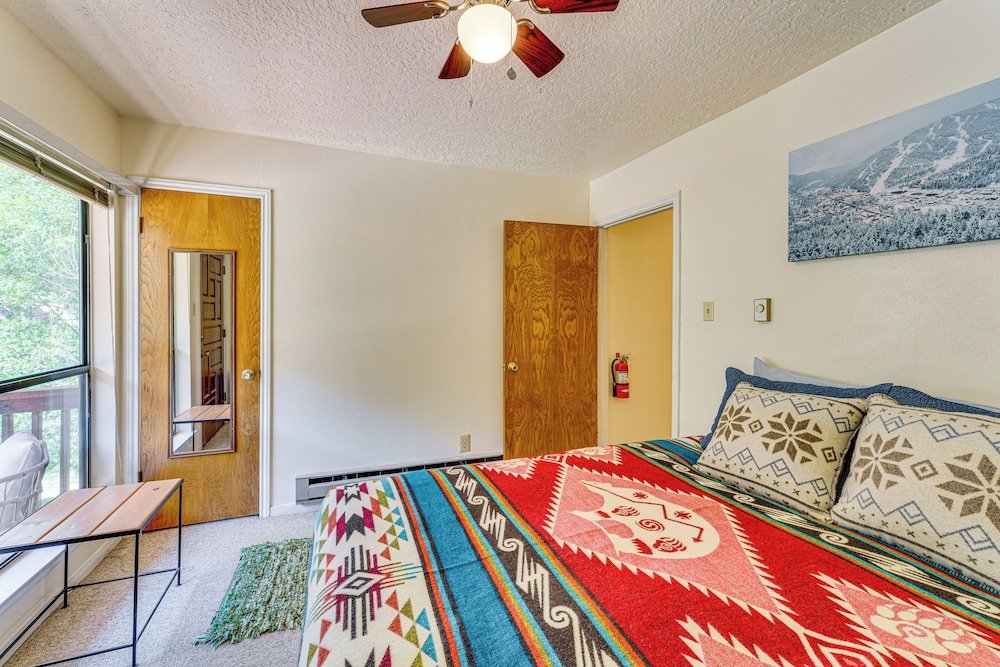 Bike, Hike & Ski: Creek-view Condo in Red River!