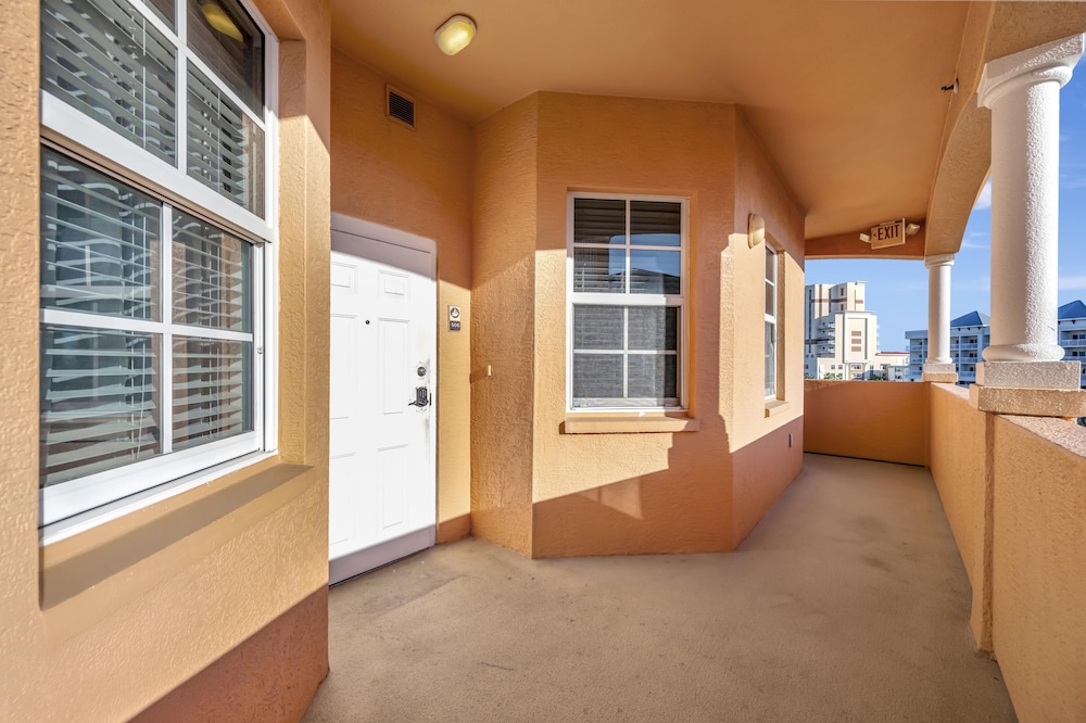 Harborview Grande Condominium